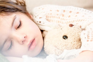 Évolution du sommeil de l'enfant et du bébé mois après mois