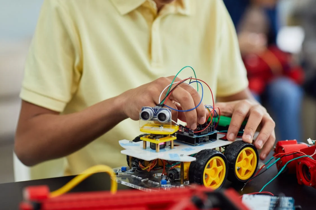 Les robots éducatifs : Comment-ils aident les enfants à apprendre en s’amusant