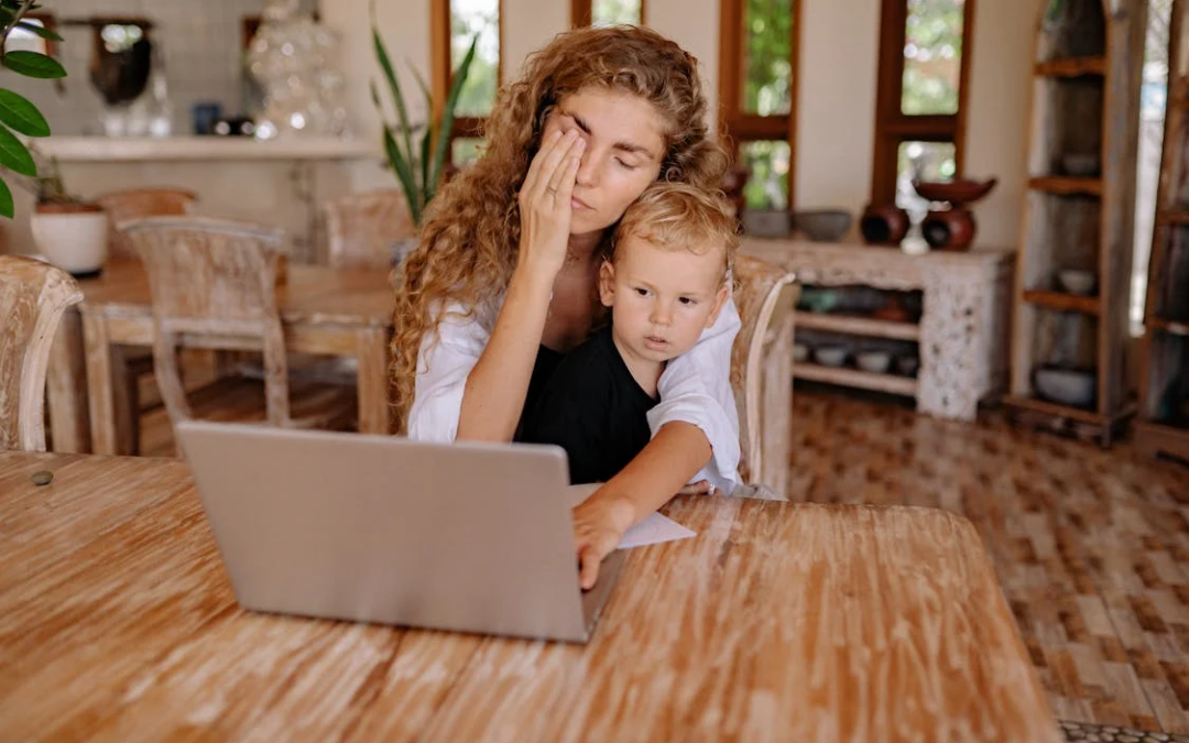 Fatigue Parentale : Comment Préserver Son Bien-être Tout en Éduquant Ses Enfants ?